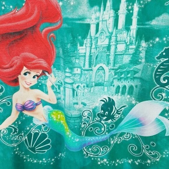 Disney Brand by Hanes Graphic Tee. Size M. - Picture 7 of 7